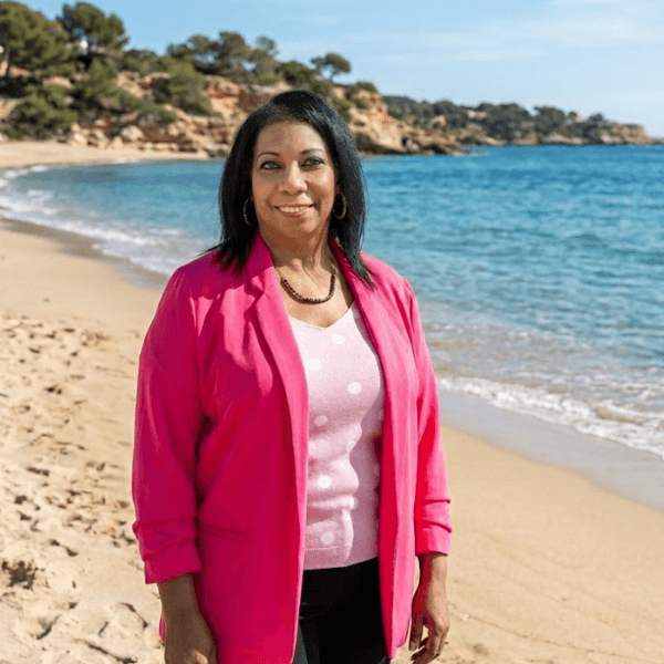 Fulvia Martínez — Especialista en Bienestar Holístico